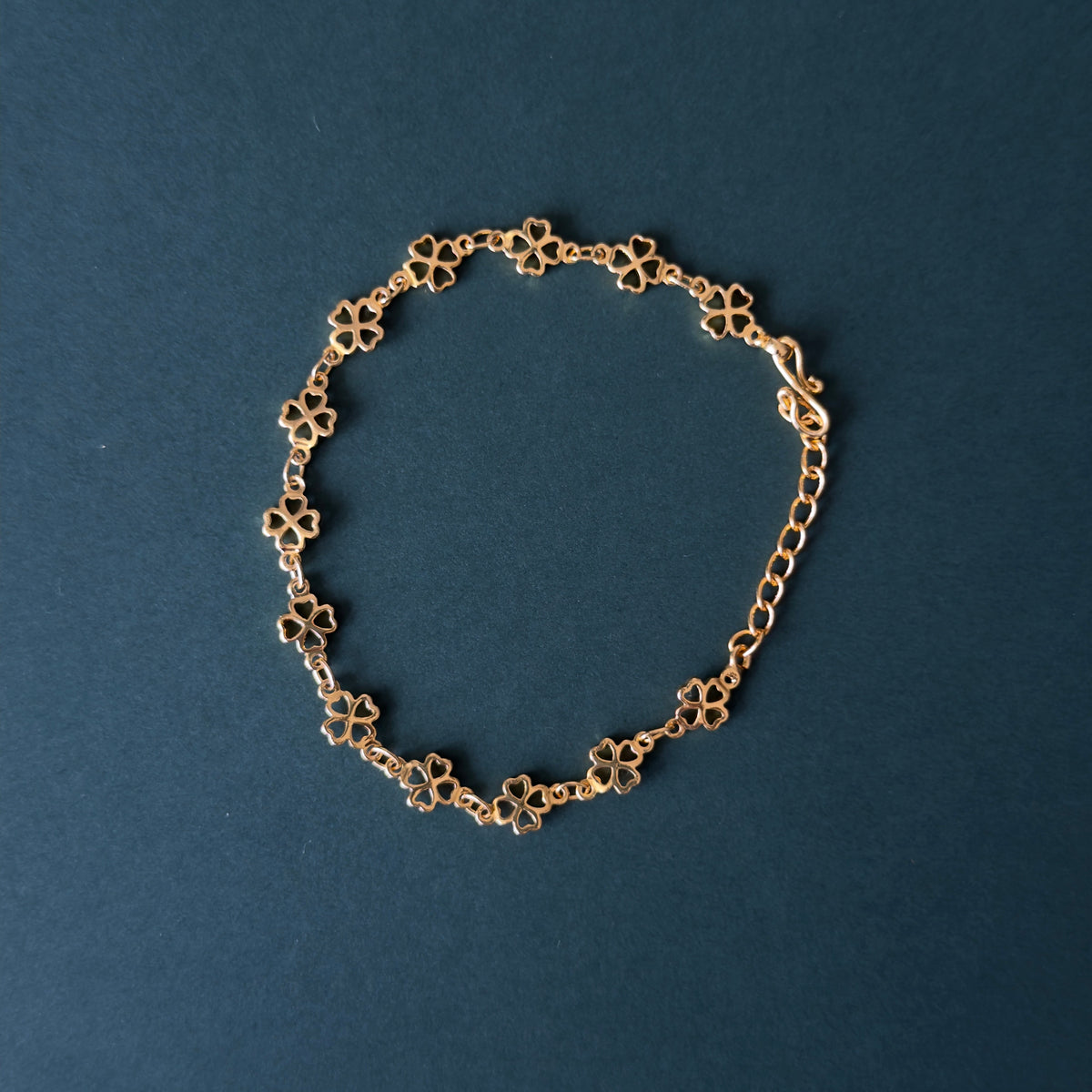 Gold Four-Leaf Clover Chain Bracelet