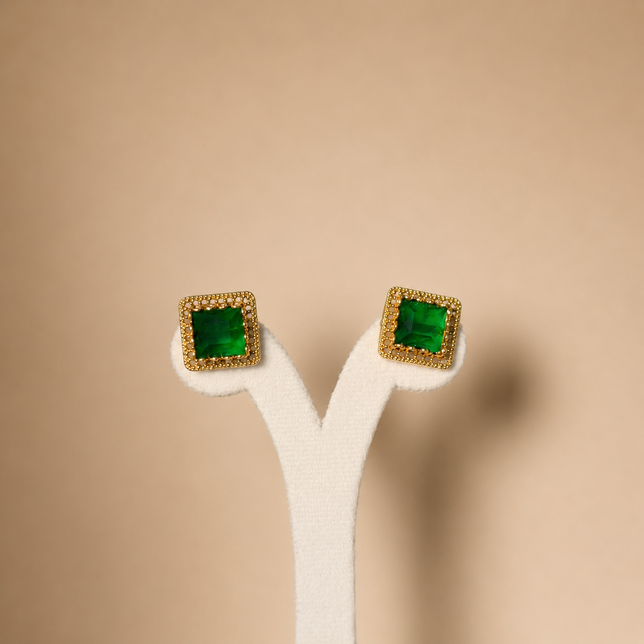 Emerald Gold Choker Necklace