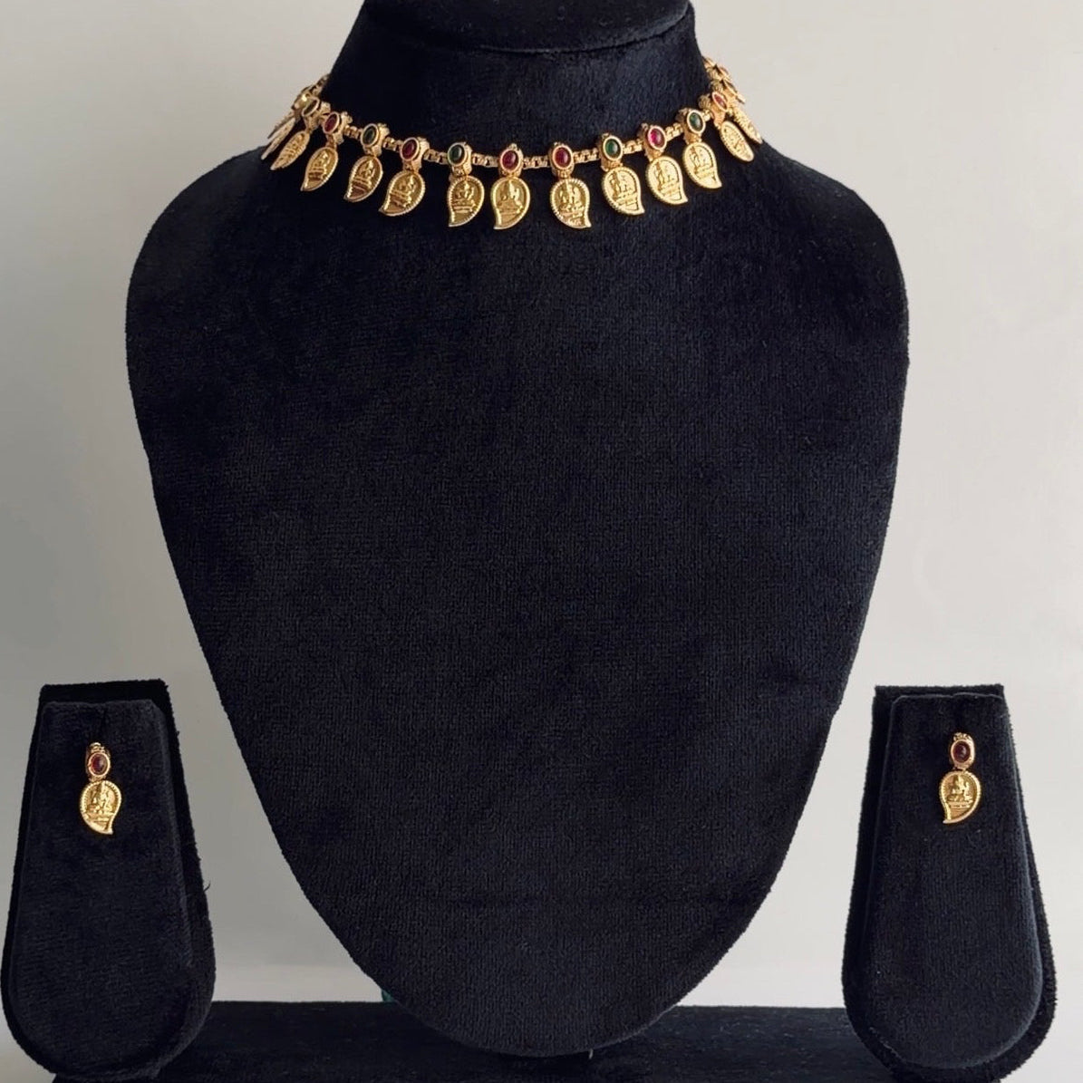 Kemp Stone Manga Mala Necklace and Earrings