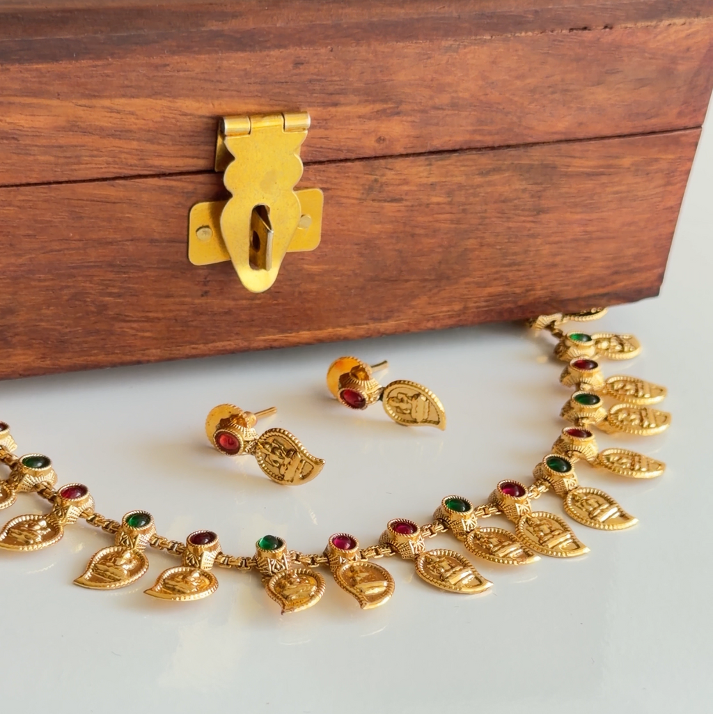 Kemp Stone Manga Mala Necklace and Earrings