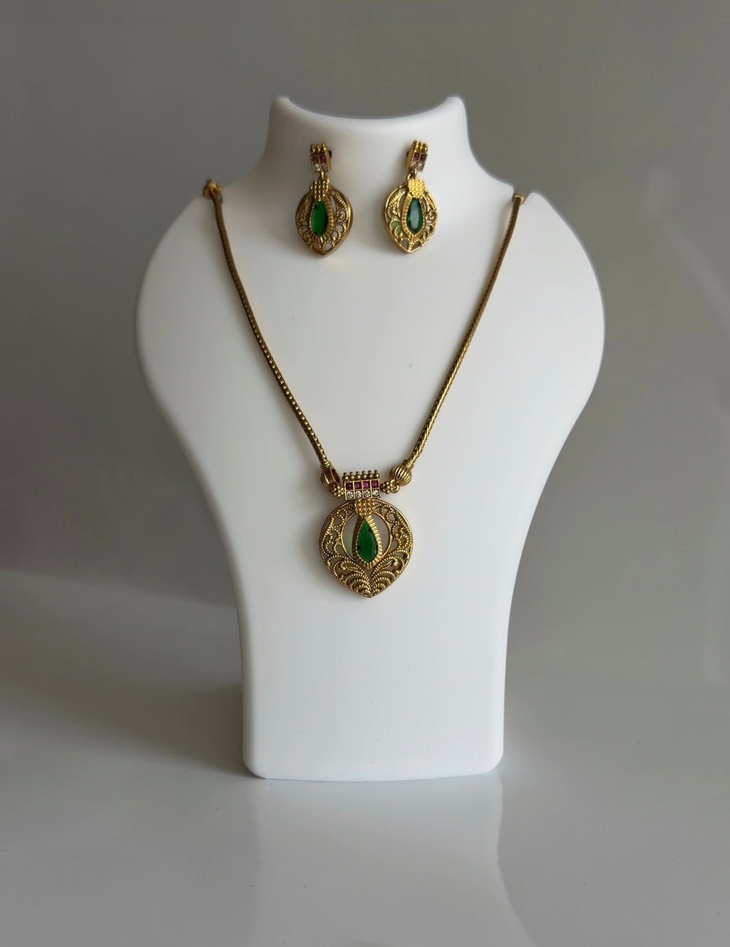 AD Nagapadam Necklace Set