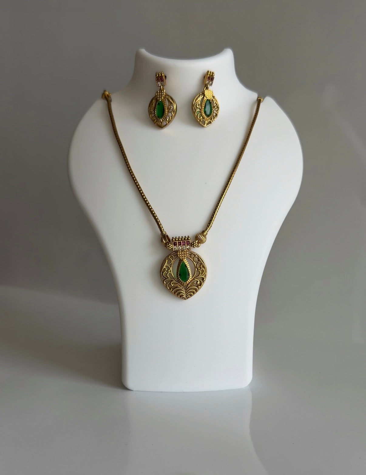 AD Nagapadam Necklace Set